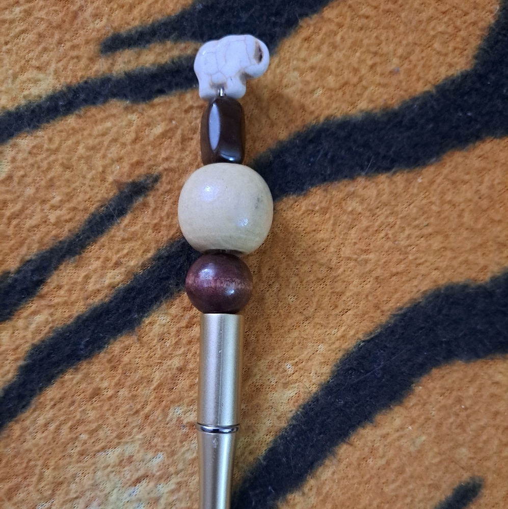 Handmade elephant pen
